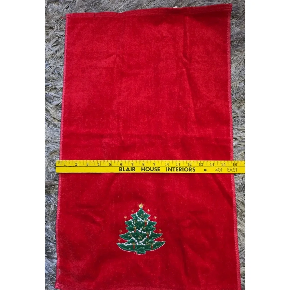 Vintage R.A. Briggs Christmas Towel Set – Bath Towel + Hand Towel – Embroidered